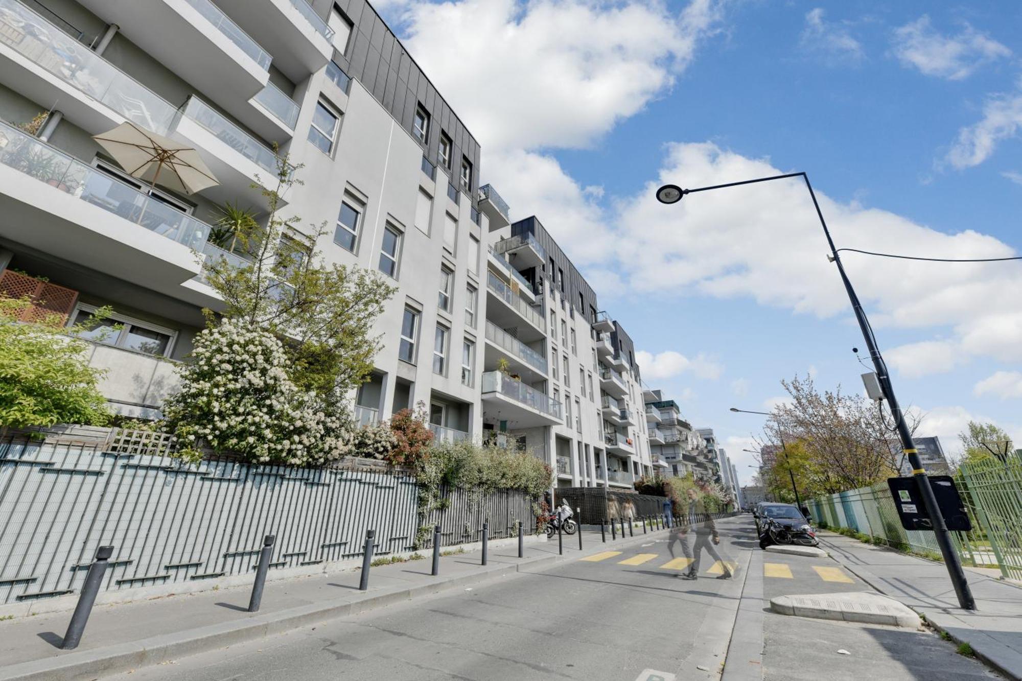 Chic Apartment With Superb View Of The Eiffel Tower Saint-Denis  Exterior foto